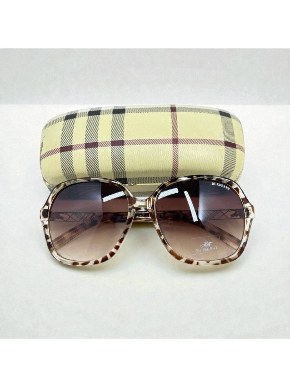 Burberry Women's Oversized Sunglasses Tortoise Frames Gradient Lenses Italy - Picture 3 of 12